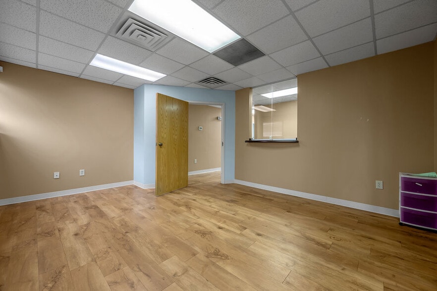 More Photos Of 2425 Regency Rd, Lexington Office For Sale