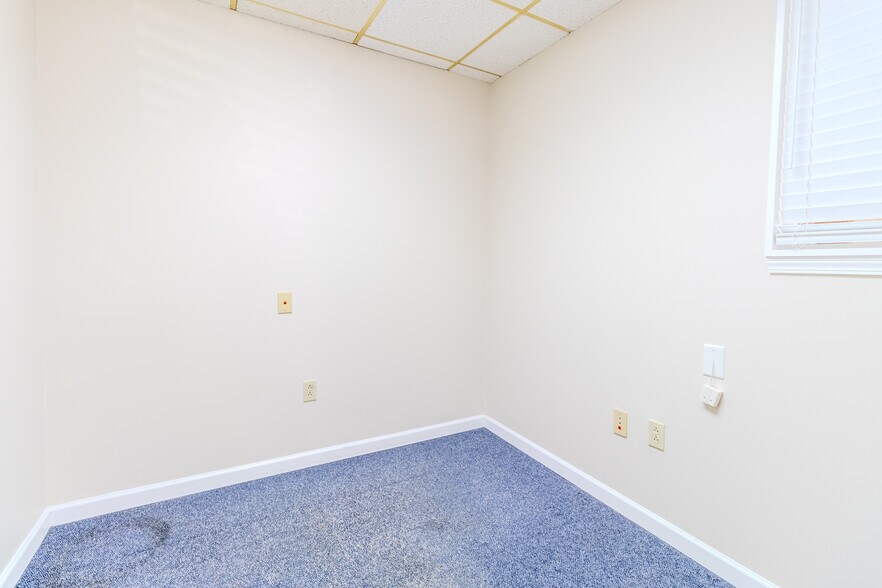 More Photos Of 9173 Lincoln Hwy, Irwin Office For Sale