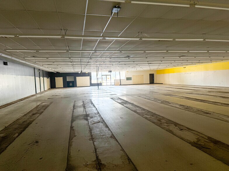 More Photos Of 1395 N Bobby L Glover Hwy, Carlisle Freestanding For Lease
