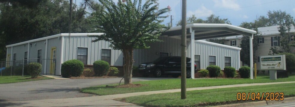 Primary Photo Of 704 E Clay St, Thomasville Office For Lease