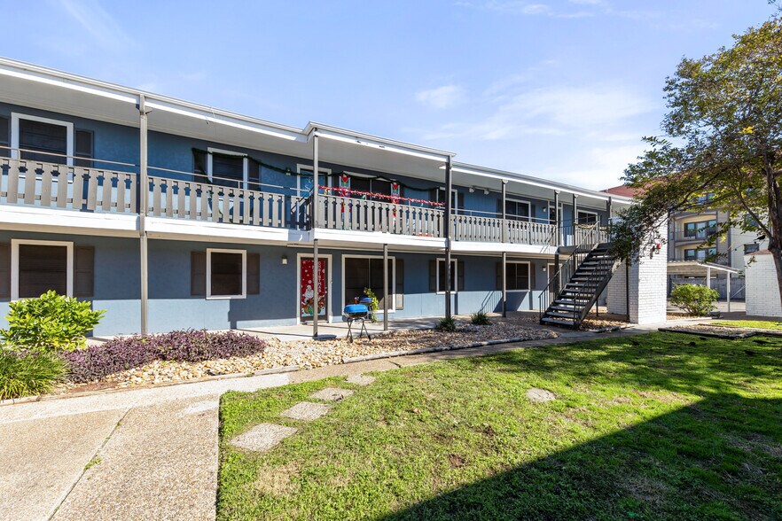 More Photos Of 4645 Ocean Dr, Corpus Christi Apartments For Sale