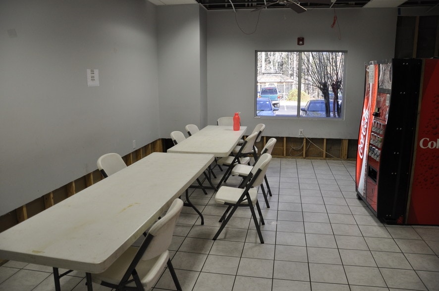 More Photos Of 5100 Rex McLeod Dr, Sanford Manufacturing For Sale