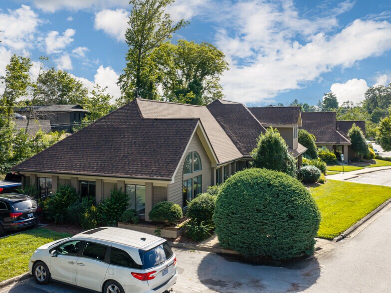 More Photos Of 1998 Hendersonville Rd, Asheville Medical For Sale