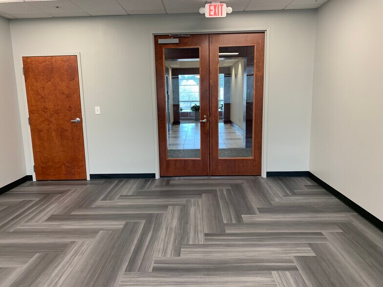 More Photos Of 2300 Camp Creek Pky, College Park Office For Lease