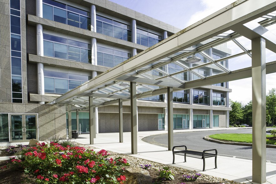 More Photos Of 1300 Hall Blvd, Bloomfield Medical For Lease