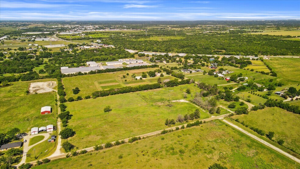 More Photos Of 2500 Howell Dr, Venus Land For Sale