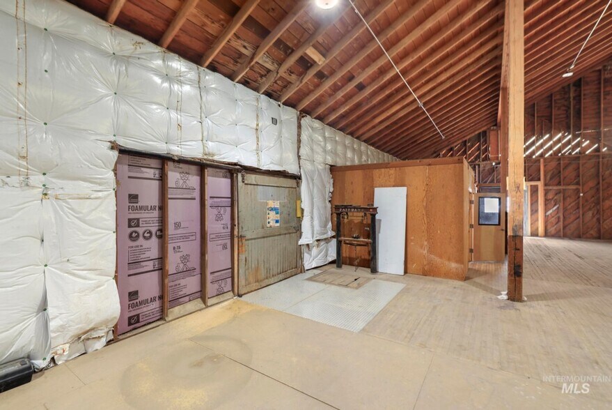 More Photos Of 276 Highway 30, Hansen Industrial For Lease