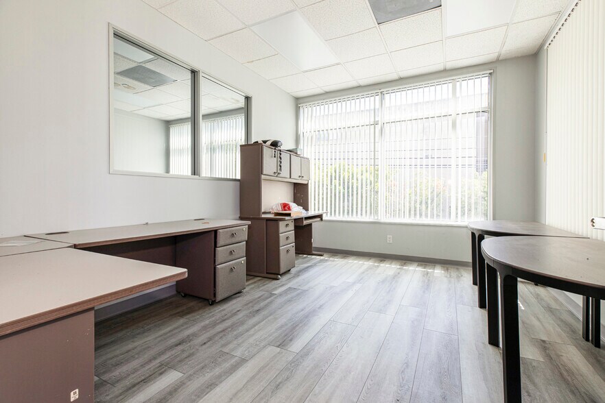 More Photos Of 350 W Arden Ave, Glendale Office For Lease