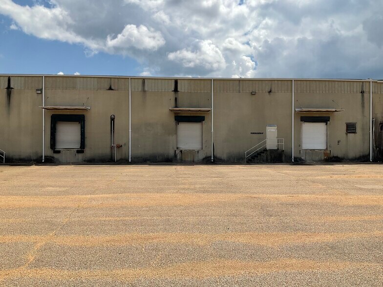 Primary Photo Of 233 Service Dr, Tupelo Distribution For Lease