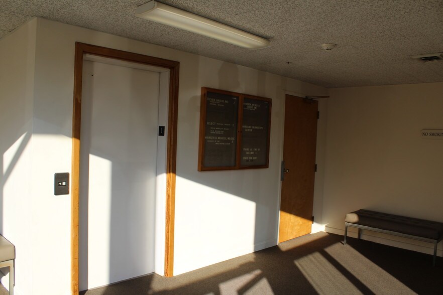 More Photos Of 929 Boston Post Rd, Old Saybrook Office For Lease