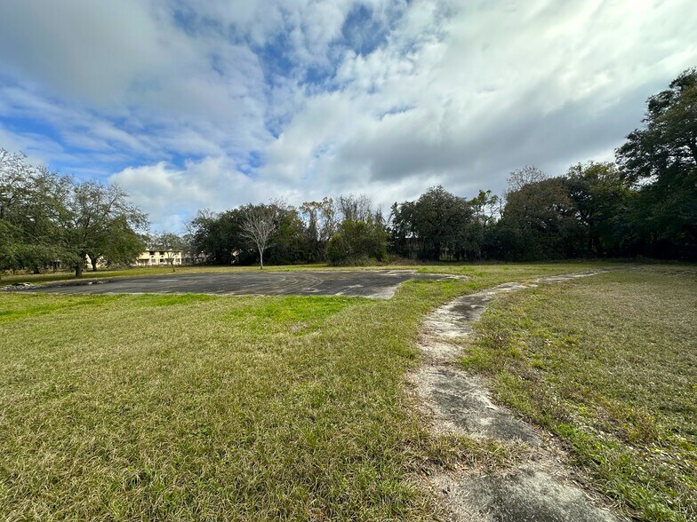 More Photos Of 2335 N Davis St, Jacksonville Religious Facility For Sale