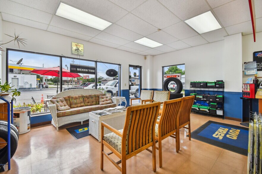 More Photos Of 2350 N Ponce De Leon Blvd, Saint Augustine Service Station For Sale