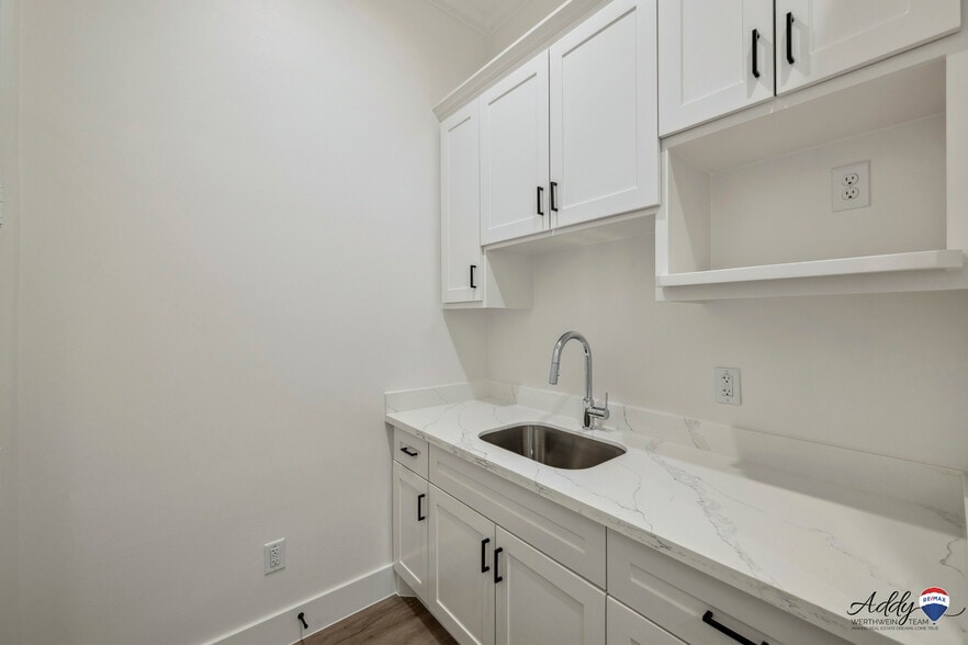 More Photos Of 18920-18944 Kuykendahl Rd, Spring Office For Sale