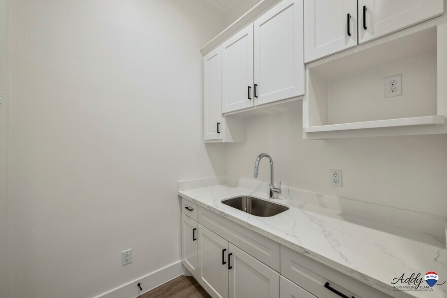 More Photos Of 18920-18944 Kuykendahl Rd, Spring Office For Sale