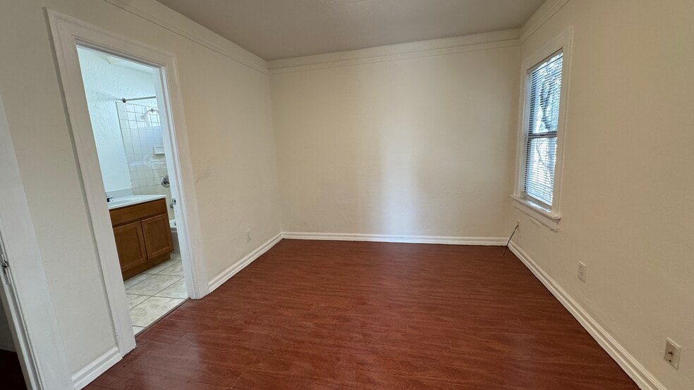 More Photos Of 7300-7302 Ney Ave, Oakland Apartments For Sale