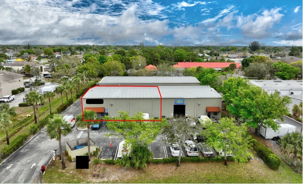More Photos Of 1927-1935 SW South Macedo Blvd, Port Saint Lucie Warehouse For Lease