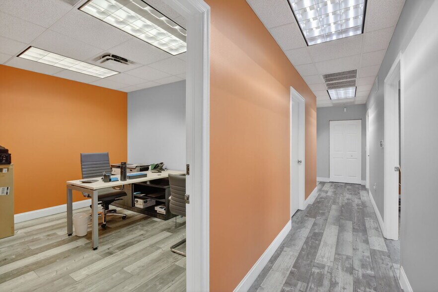 More Photos Of 1007 Shotgun Rd, Sunrise Office For Sale