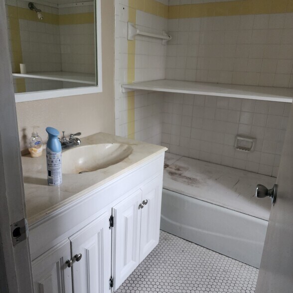 More Photos Of 401 N Spring St, Independence Apartments For Sale