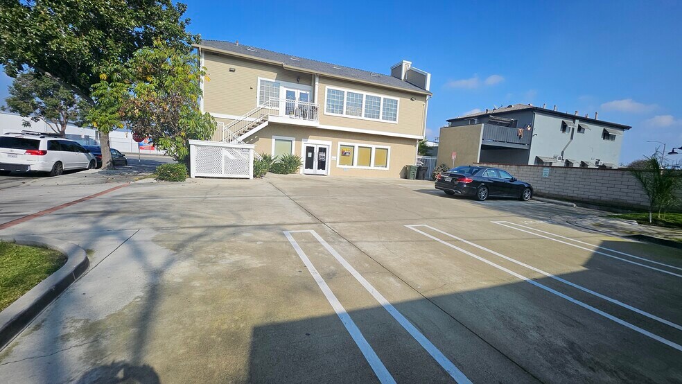 More Photos Of 3828 W Commonwealth Ave, Fullerton Office For Lease