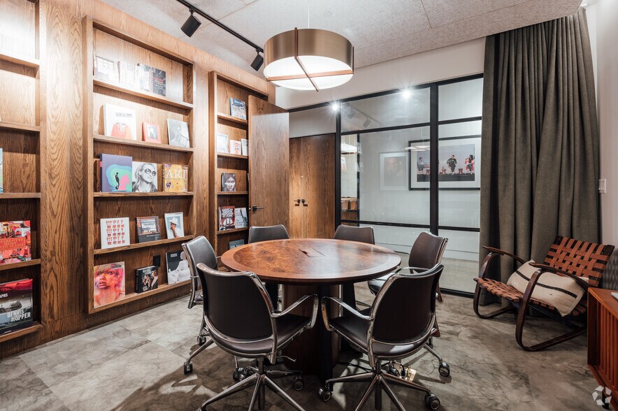 More Photos Of 373 Park Ave S, New York Office For Lease