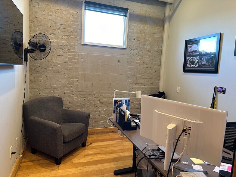 More Photos Of 9130 Otis Ave, Indianapolis Flex For Lease