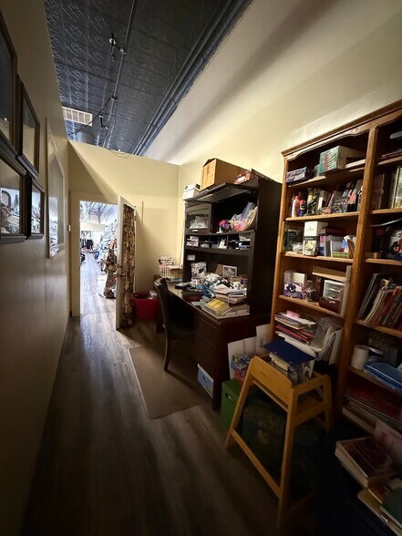 More Photos Of 137 N L St, Dinuba Storefront Retail Residential For Sale