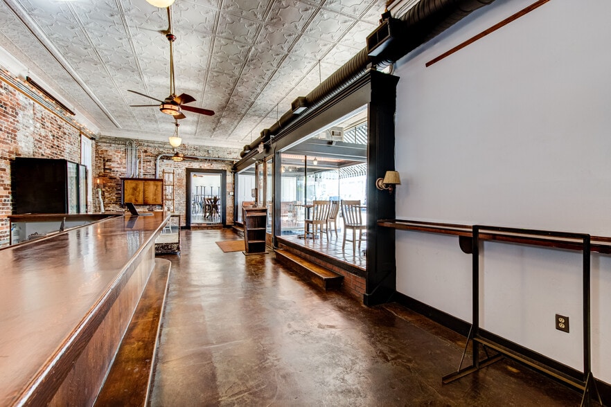 More Photos Of 211 10th St, Augusta Restaurant For Lease