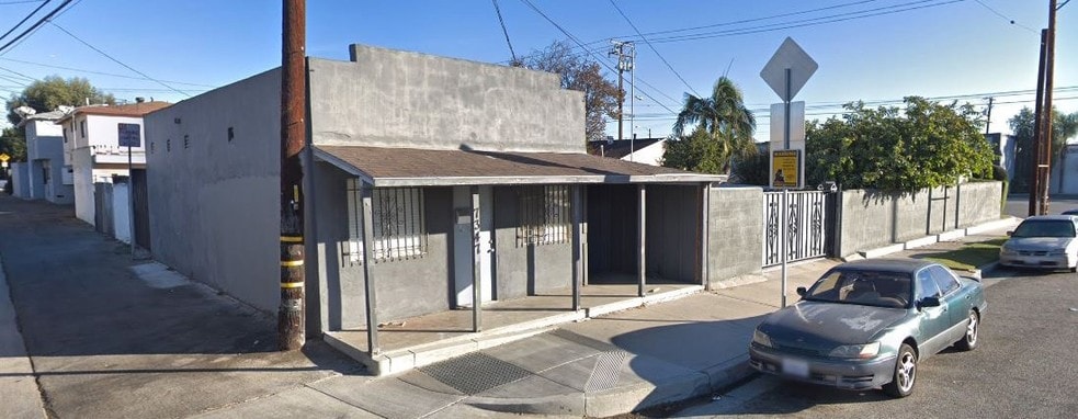 Primary Photo Of 16221 Garfield Ave, Paramount Warehouse For Sale