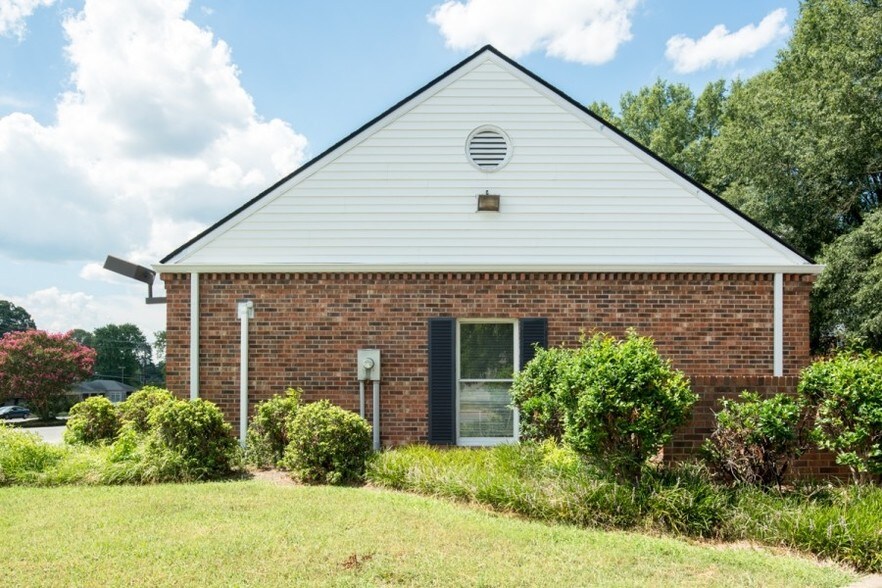 More Photos Of 200 Statesville Blvd, Salisbury Bank For Sale