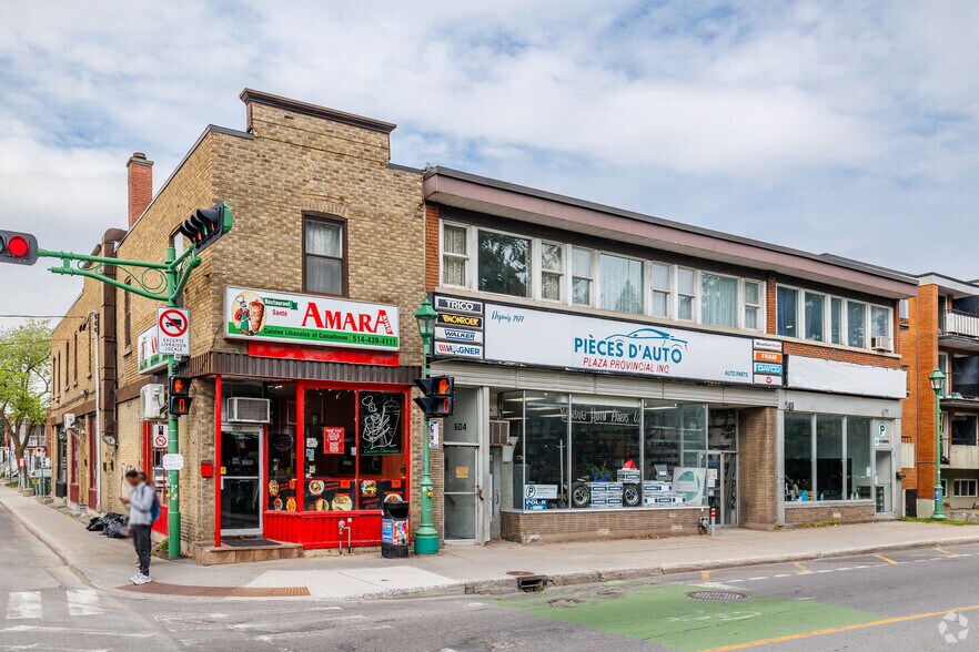 Primary Photo Of 610 Av Sainte-Croix, Saint-Laurent Storefront Retail Office For Sale