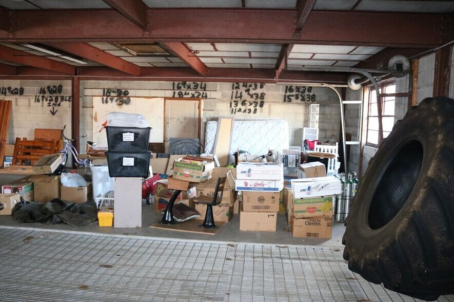 More Photos Of 113 S Dean St, Adrian Service For Sale