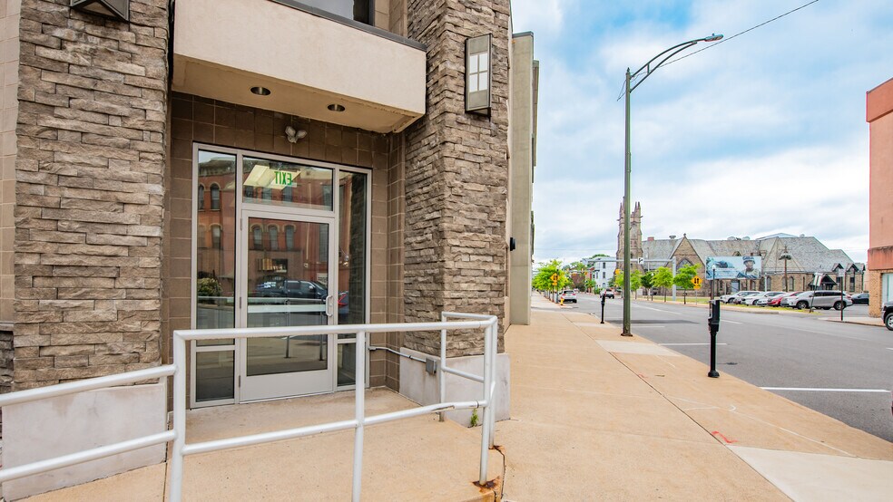 More Photos Of 300 Market St, Williamsport Bank For Lease