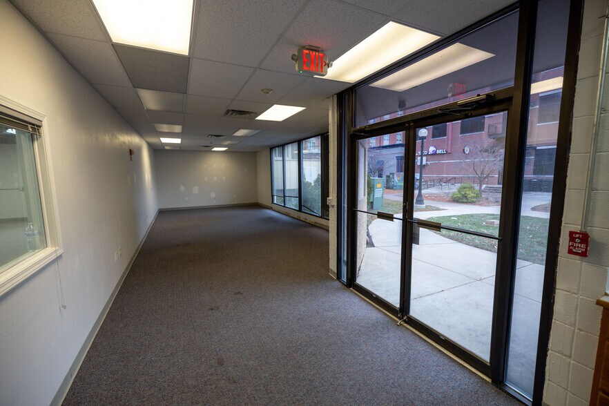 More Photos Of 503 Healey St, Champaign Office For Lease