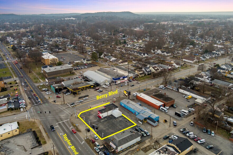 More Photos Of 3470 Taylor Blvd, Louisville General Retail For Lease