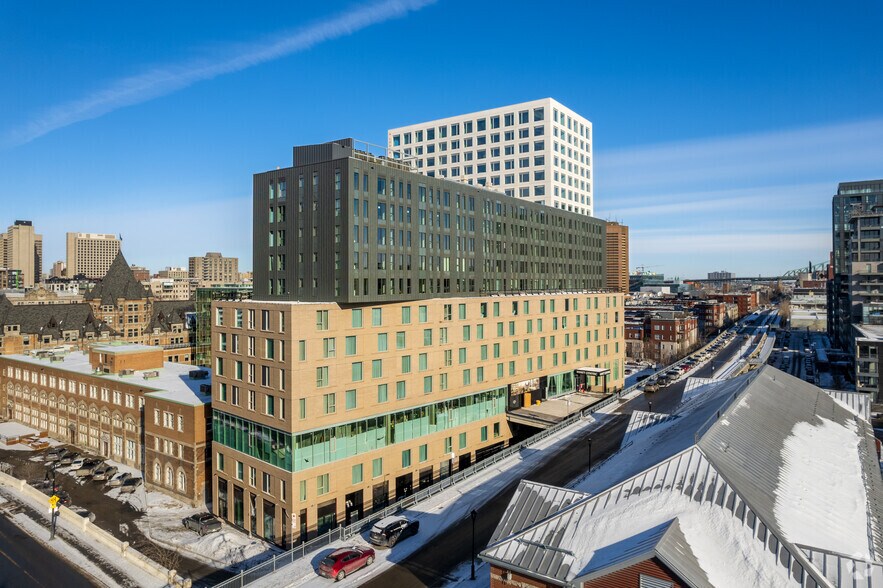 More Photos Of 515 Rue Berri, Montréal Hotel For Lease