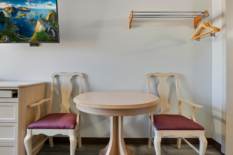 More Photos Of 75 S 350 E, Delta Hotel For Sale