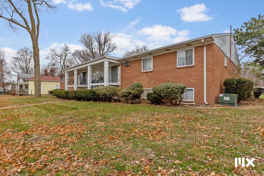 More Photos Of 100 Taylor St, Coldwater Apartments For Sale