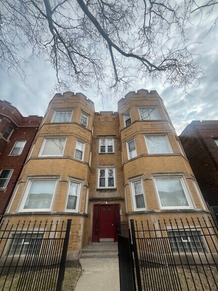 Primary Photo Of 7951 S Burnham Ave, Chicago Multifamily For Sale