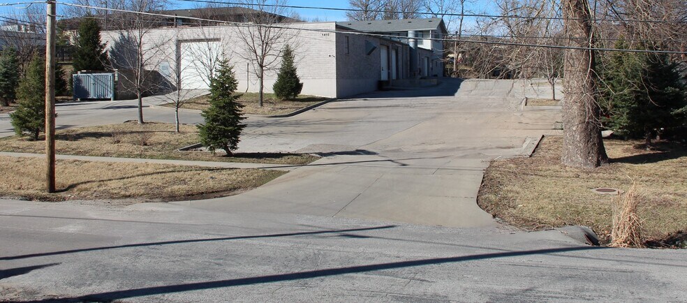 More Photos Of 1410 E Diehl Ave, Des Moines Warehouse For Sale