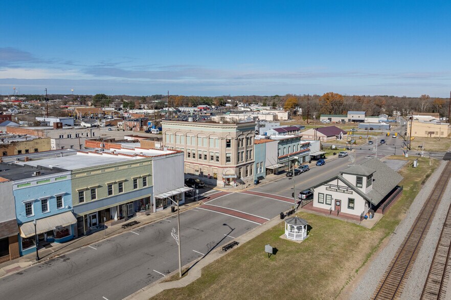 More Photos Of 401 Halifax St, Emporia Office For Sale