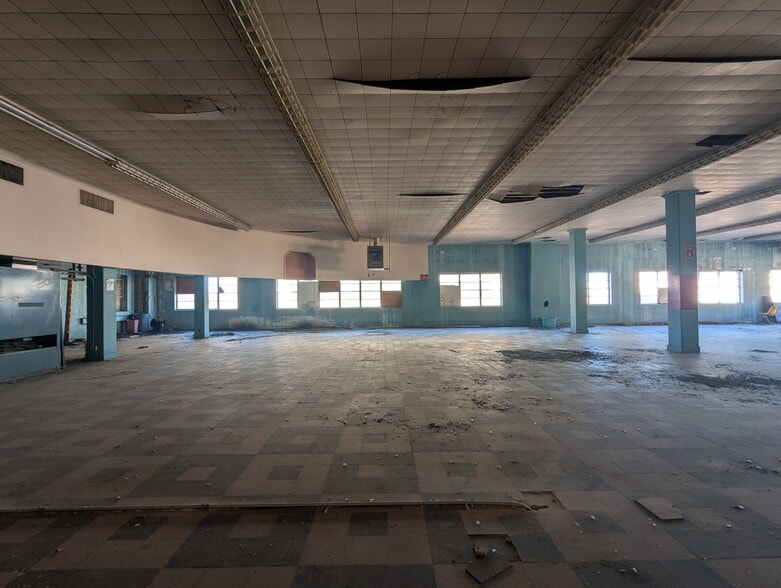 More Photos Of 715 Orleans St, Beaumont Office For Sale