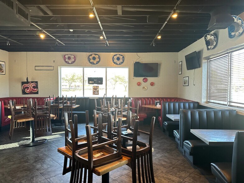 More Photos Of 2801 S 1st St, Abilene Fast Food For Sale