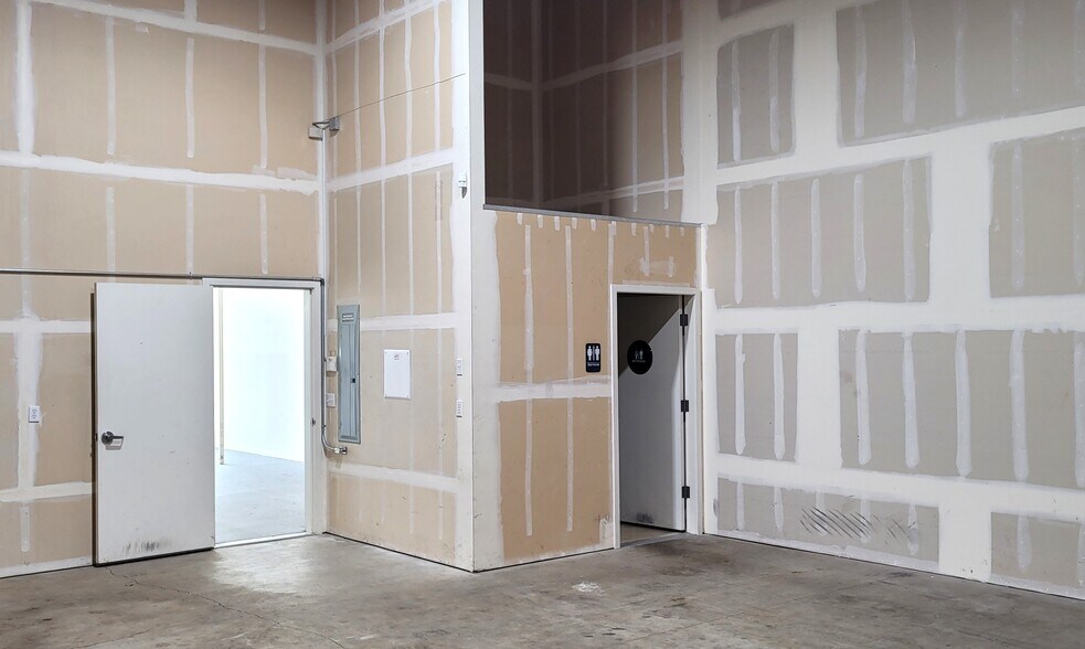 More Photos Of 5420 State Farm Dr, Rohnert Park Light Manufacturing For Lease