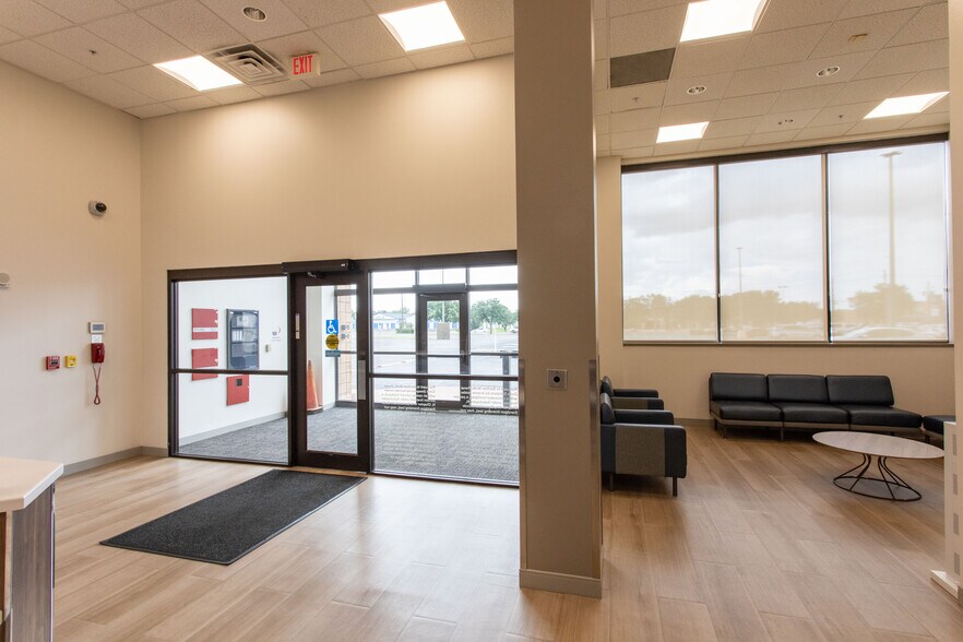More Photos Of 2215 Southwest Pky, Wichita Falls Office For Lease