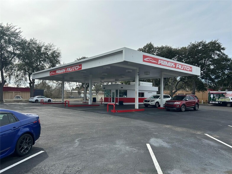 Primary Photo Of 1516 N Main St, Gainesville Auto Dealership For Sale