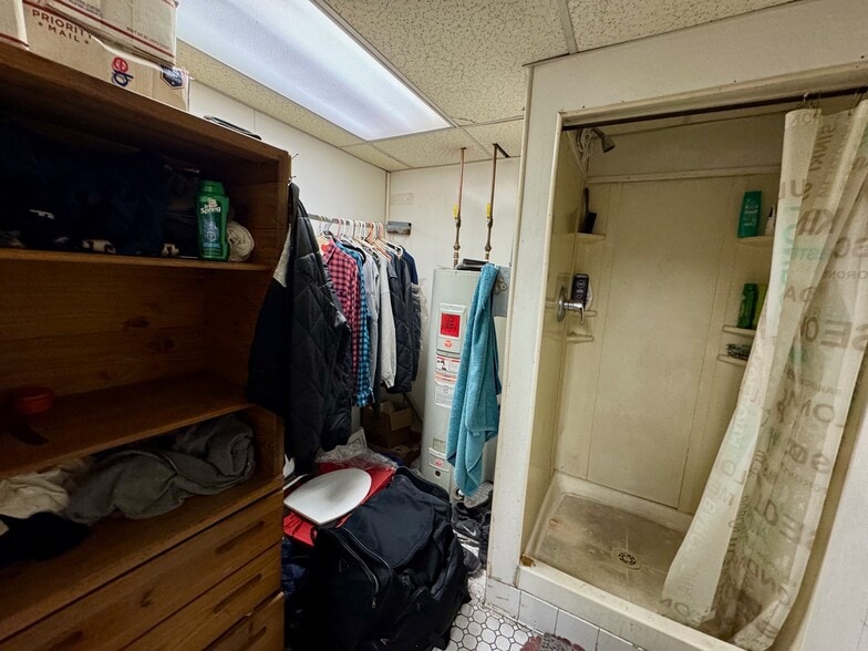 More Photos Of 6307 Fresh Pond Rd, Ridgewood Auto Repair For Sale