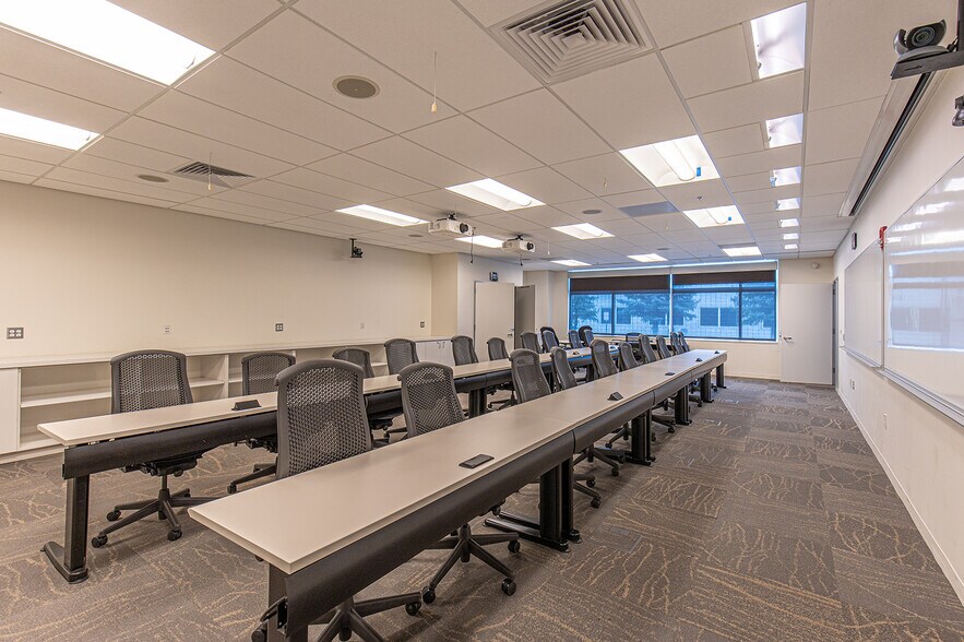 More Photos Of 380 Airport Rd, Ignacio Office Residential For Sale