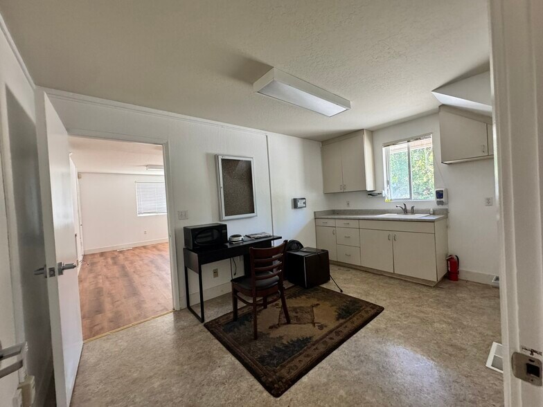 More Photos Of 13350 Big Basin Way, Boulder Creek Medical For Lease