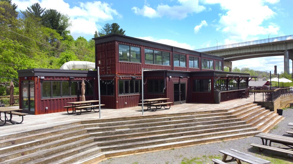 More Photos Of 350 Riverside Dr, Asheville Restaurant For Sale