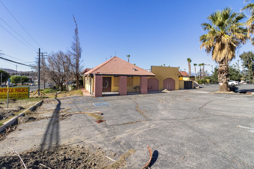 More Photos Of 1431 E Washington St, Colton Restaurant For Sale